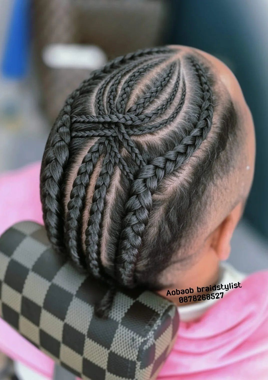 Precision cornrow pattern, back view